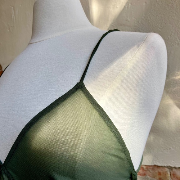 Norma Kamali Low Back Slip Fishtail Gown in Celadon SIZE MEDIUM/38/GLOVES XS/SM - Picture 8 of 12